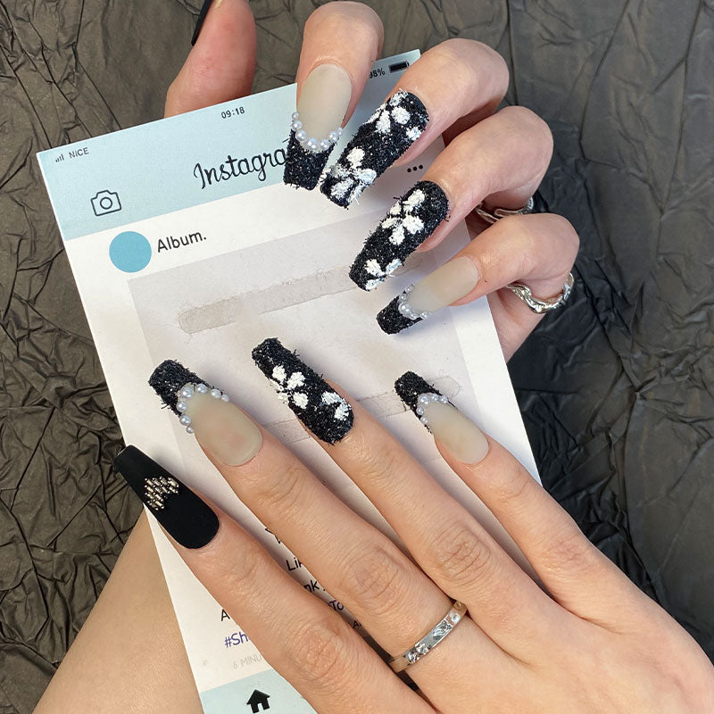 MYY's designer original high-end design customized luxury hand-painted wearable nail art 